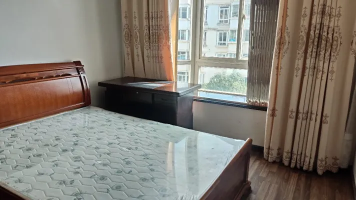 南颐花园147㎡4室2厅2卫2阳台精装南北,业主急租