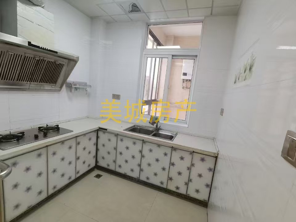 滨河豪庭,滨河豪庭交通便利精装3室2厅1卫1阳台保养好成色新拎包入住5