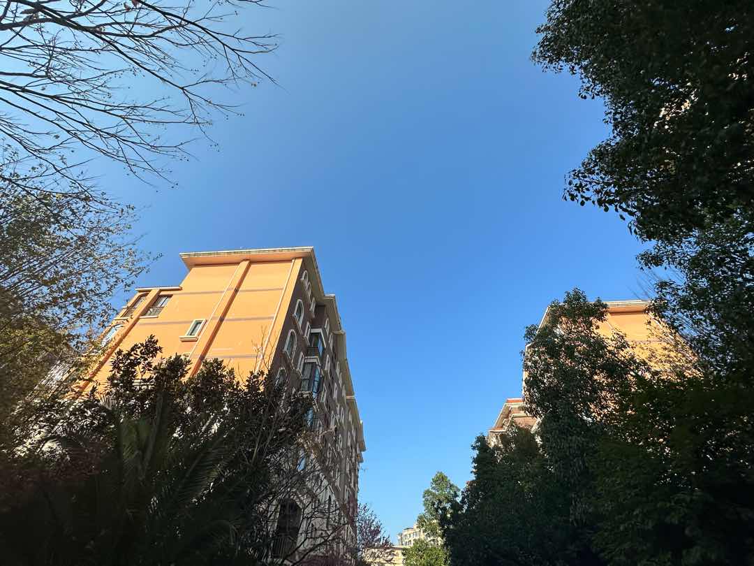 南疆坤城,南疆坤城好房出售!此房两证全!房主急售,价格可议!15