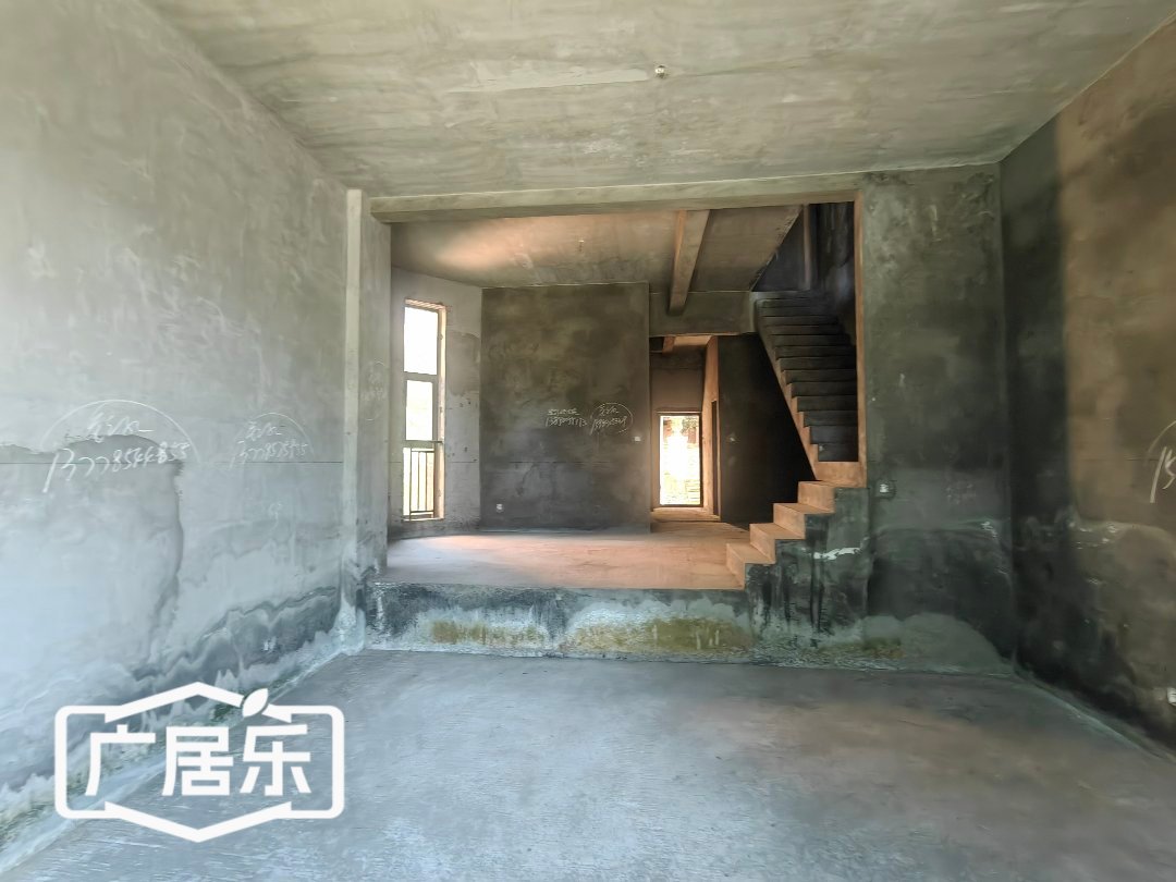 东方威尼斯别墅,南北通透,6室3厅4卫3阳台全南,户型非常棒,有户型为证2