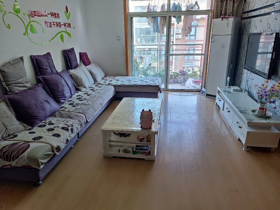 御景名都,铁路中心医院附近,三室精装1