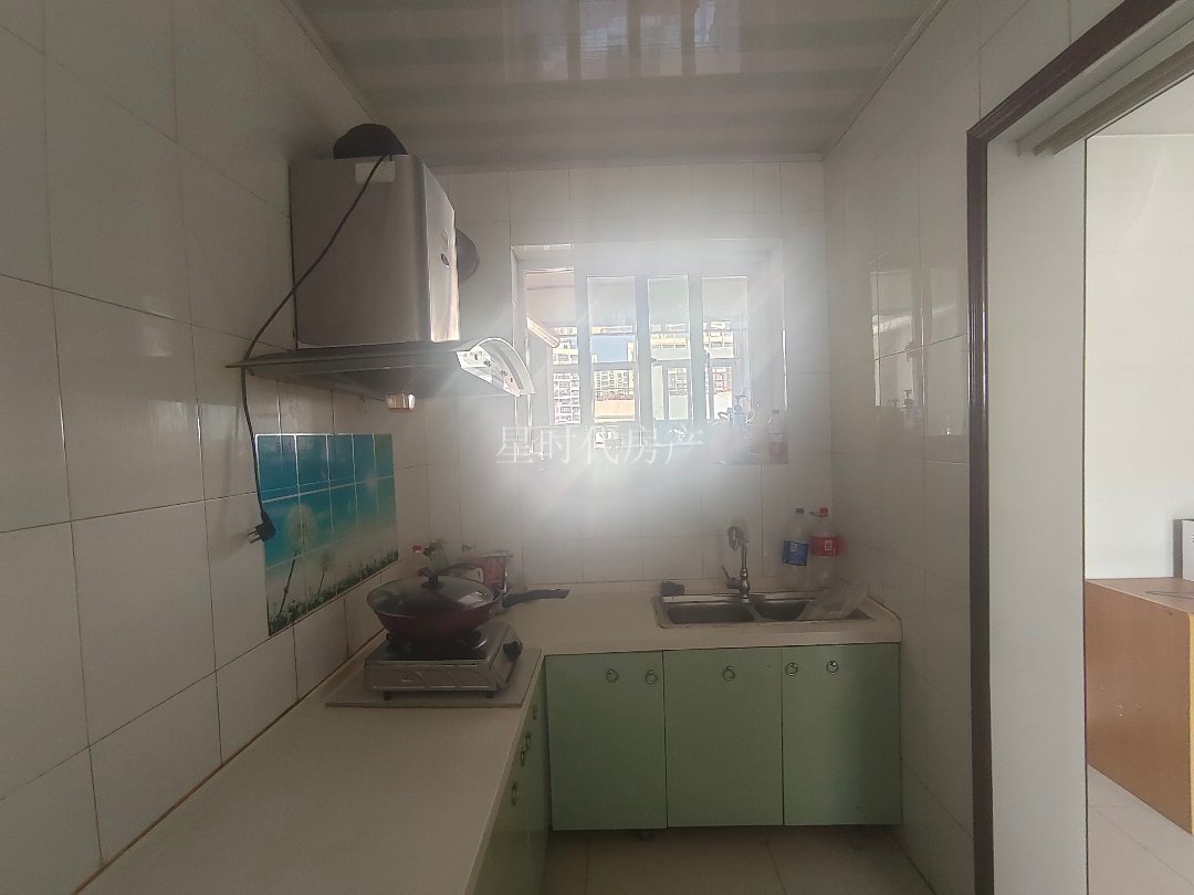 凤凰苑小区,凤凰苑小区两室两厅一卫 南北通透可按揭带家具5