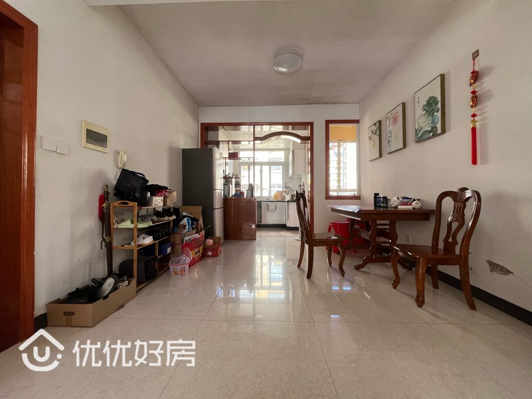 杰汇华庭,包含9平方的储藏间,光线阳光都很好5