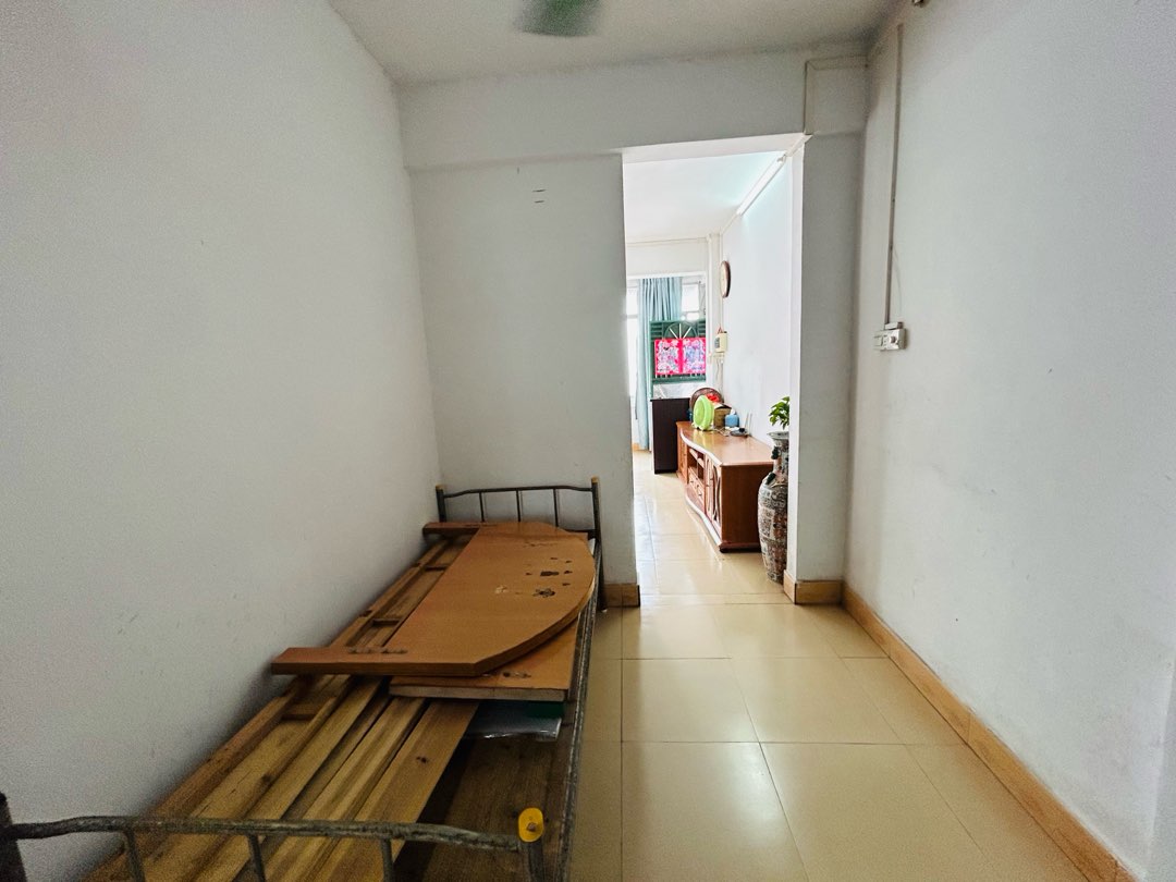 鲤鱼岗,鲤鱼岗附近 满五唯 一送13方摩托车库8