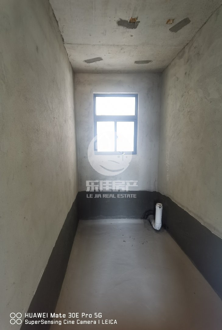 云天华府,云天华府套房出售 电梯房 中间楼层,视野好6