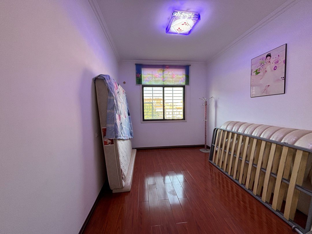 辉宇苑小区,辉宇苑小区127㎡3室2厅2卫2阳台精装,业主急售2