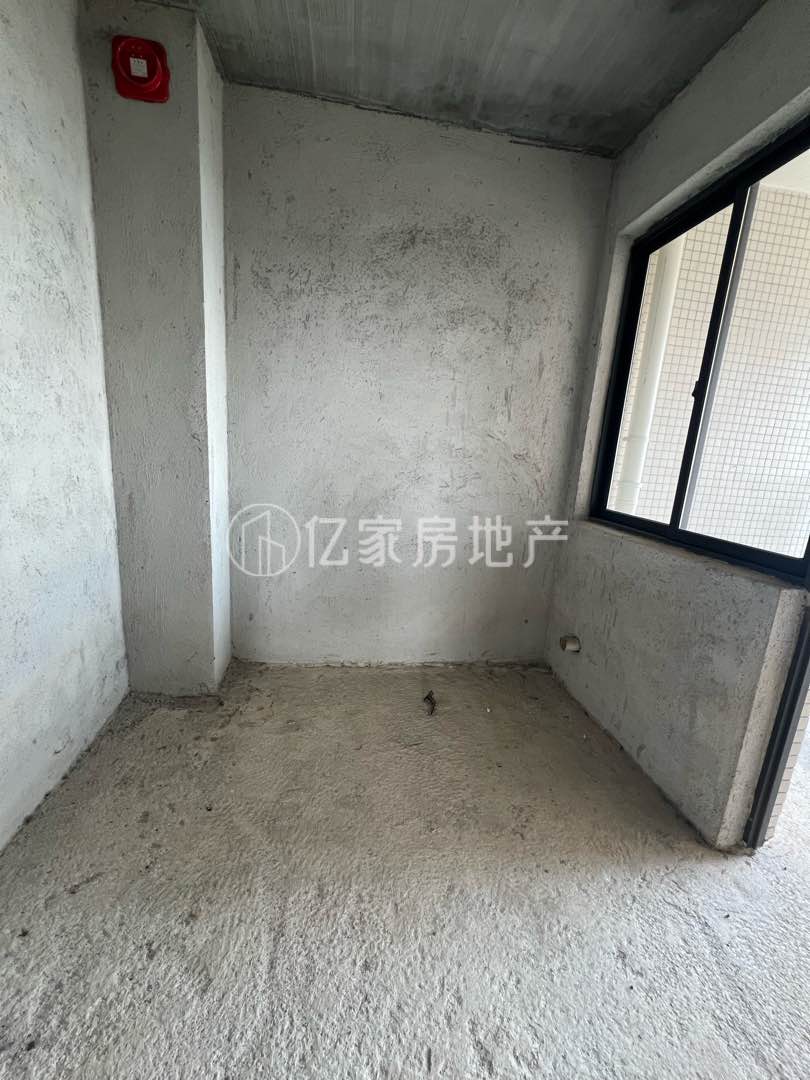 万盛华府,万盛华府,130平方4房两厅,向南居,售53万4