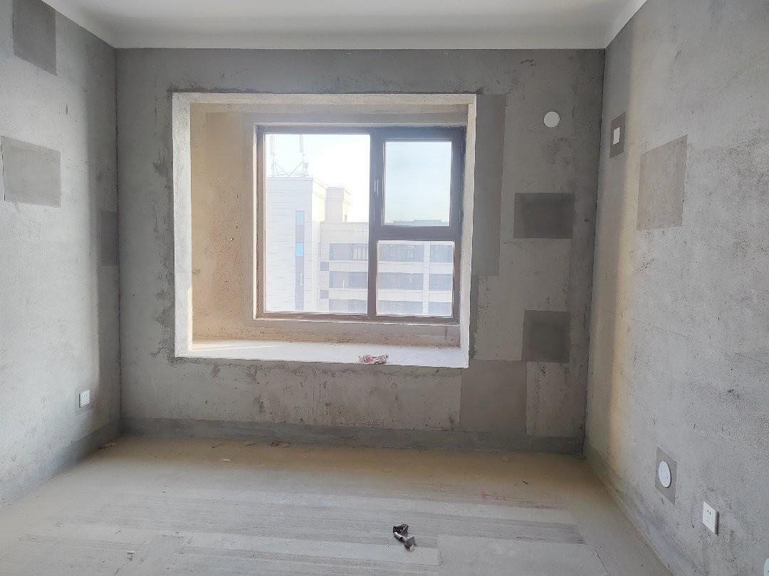 建业桂园东府,建业东府 毛坯三室 南北通透 看房方便 可贷款9
