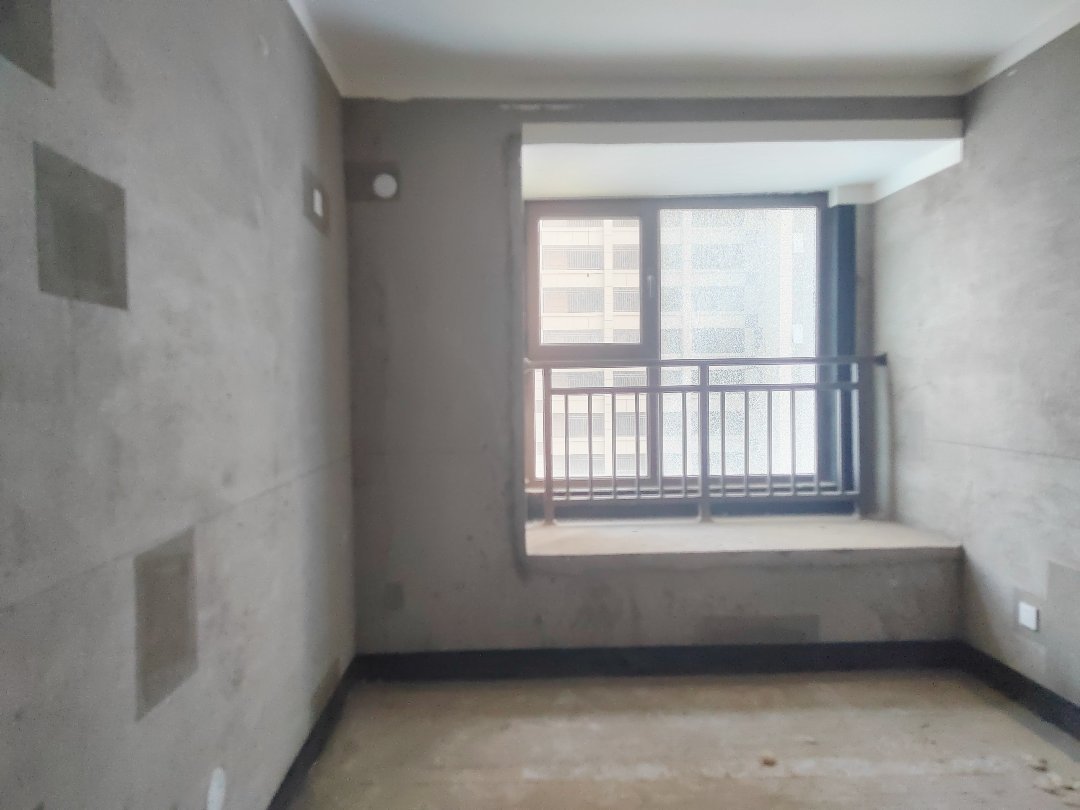 建业桂园东府,建业东府 毛坯三室 南北通透 看房方便 可贷款7