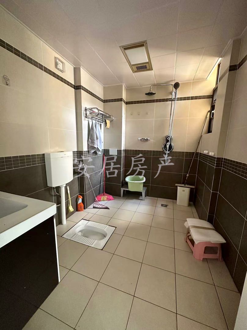 锦辉佳苑,锦辉佳苑超好的地段,住家舒适4