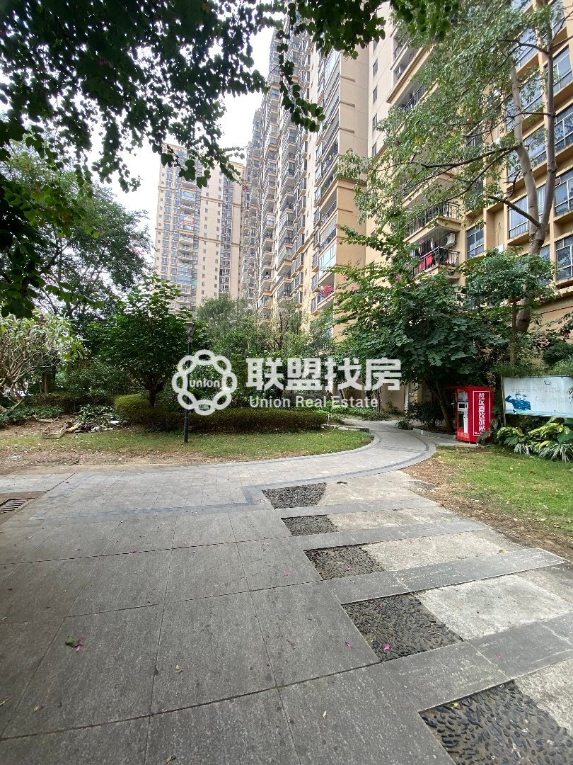天悦豪庭,三面采光,四面通风!天悦豪庭中间楼层向南居五房三卫16