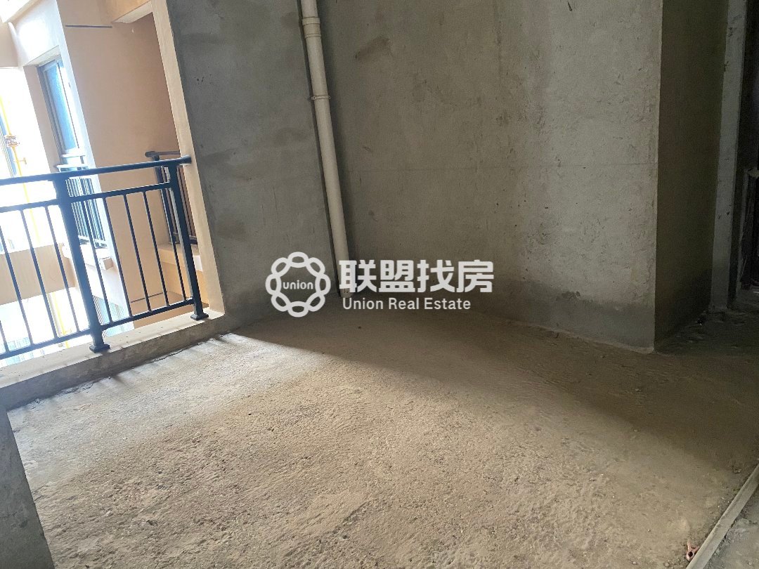 天悦豪庭,三面采光,四面通风!天悦豪庭中间楼层向南居五房三卫4