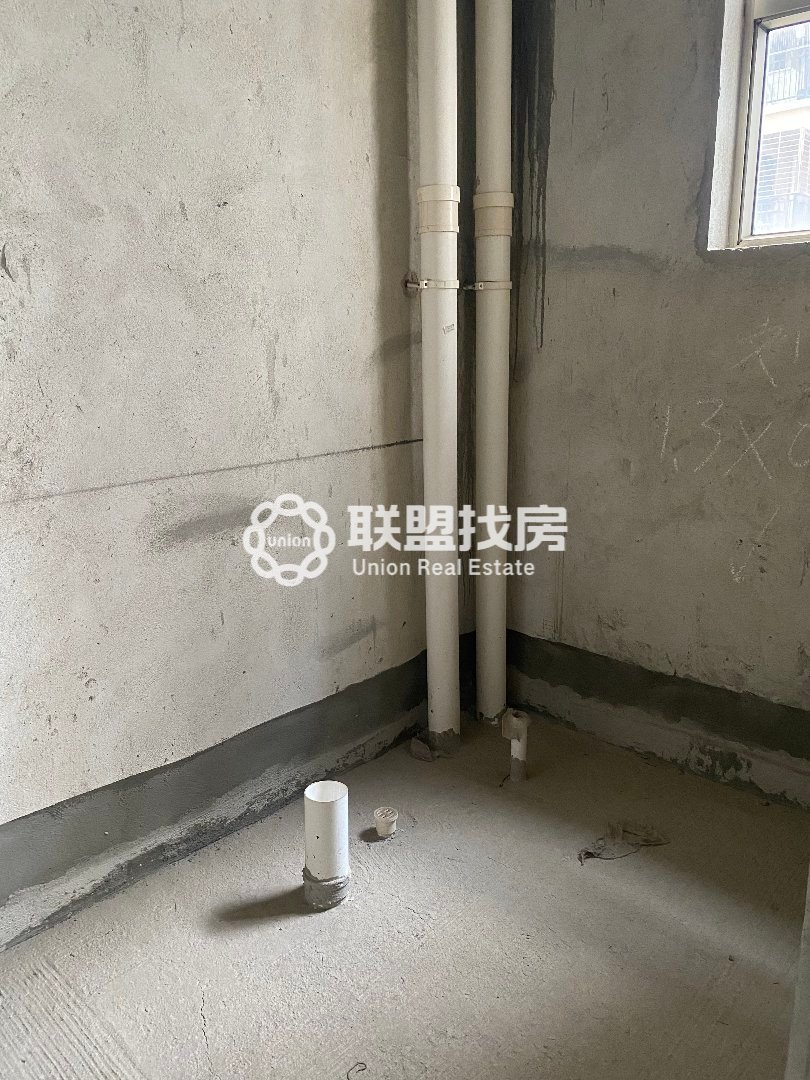 天悦豪庭,三面采光,四面通风!天悦豪庭中间楼层向南居五房三卫10