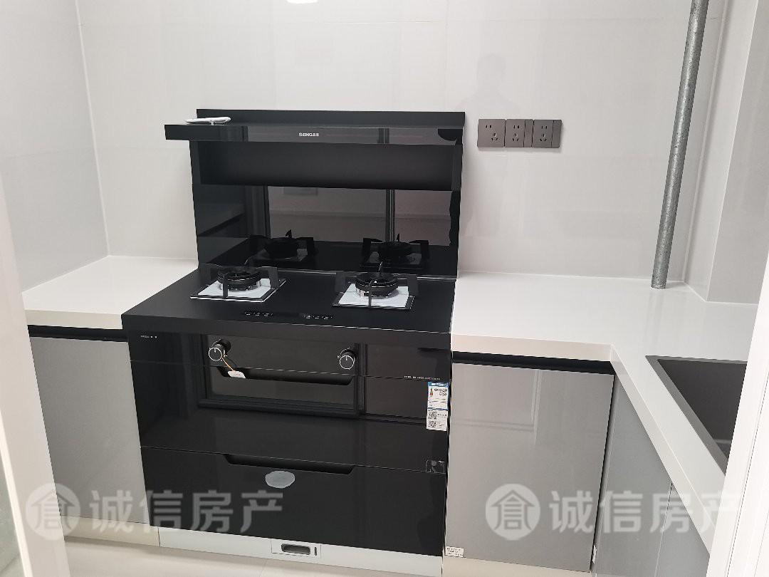 广源缤纷城,广源缤纷城精装3室2厅1卫1阳台,交通便利,1