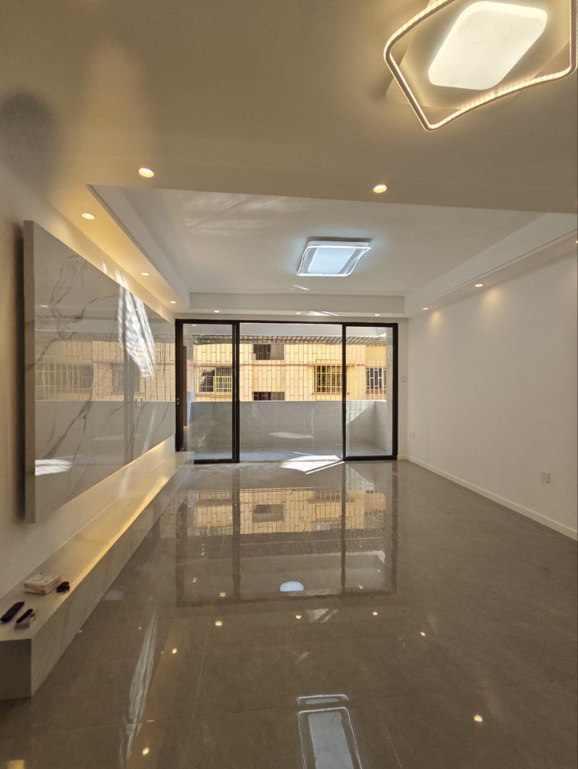 笔架新村,笔架新村(已装电梯),全新装修四房,大型步梯小区10