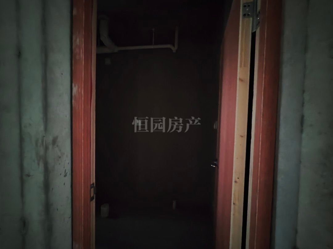 河景花园,全天无遮挡市中心,交通便利2