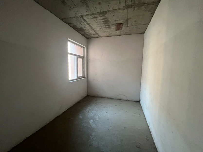 七里还建小区,急售!七里新村还建小区4室2厅2卫 价格可以谈9