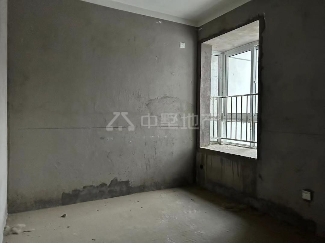 古泉新村安置区,毛坯3室2厅1卫1阳台急售,是您找家的不二之选4