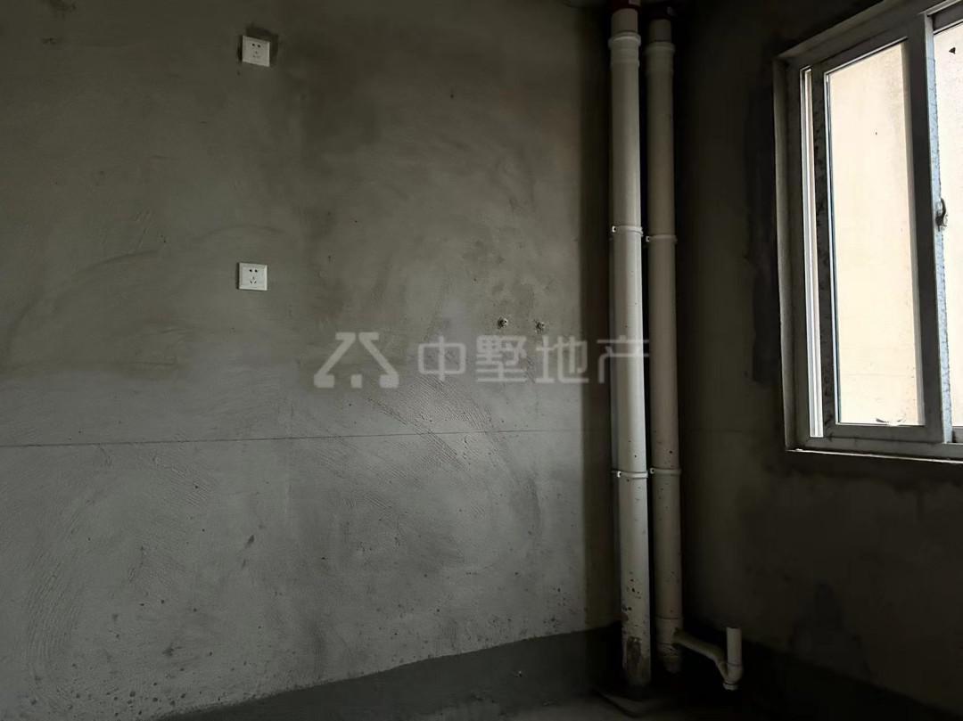 古泉新村安置区,毛坯3室2厅1卫1阳台急售,是您找家的不二之选8