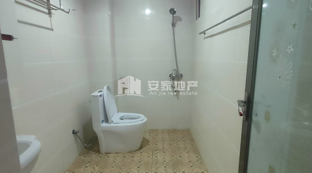 西湖名都,回风品质小区 精装三室 自住 看房预约8