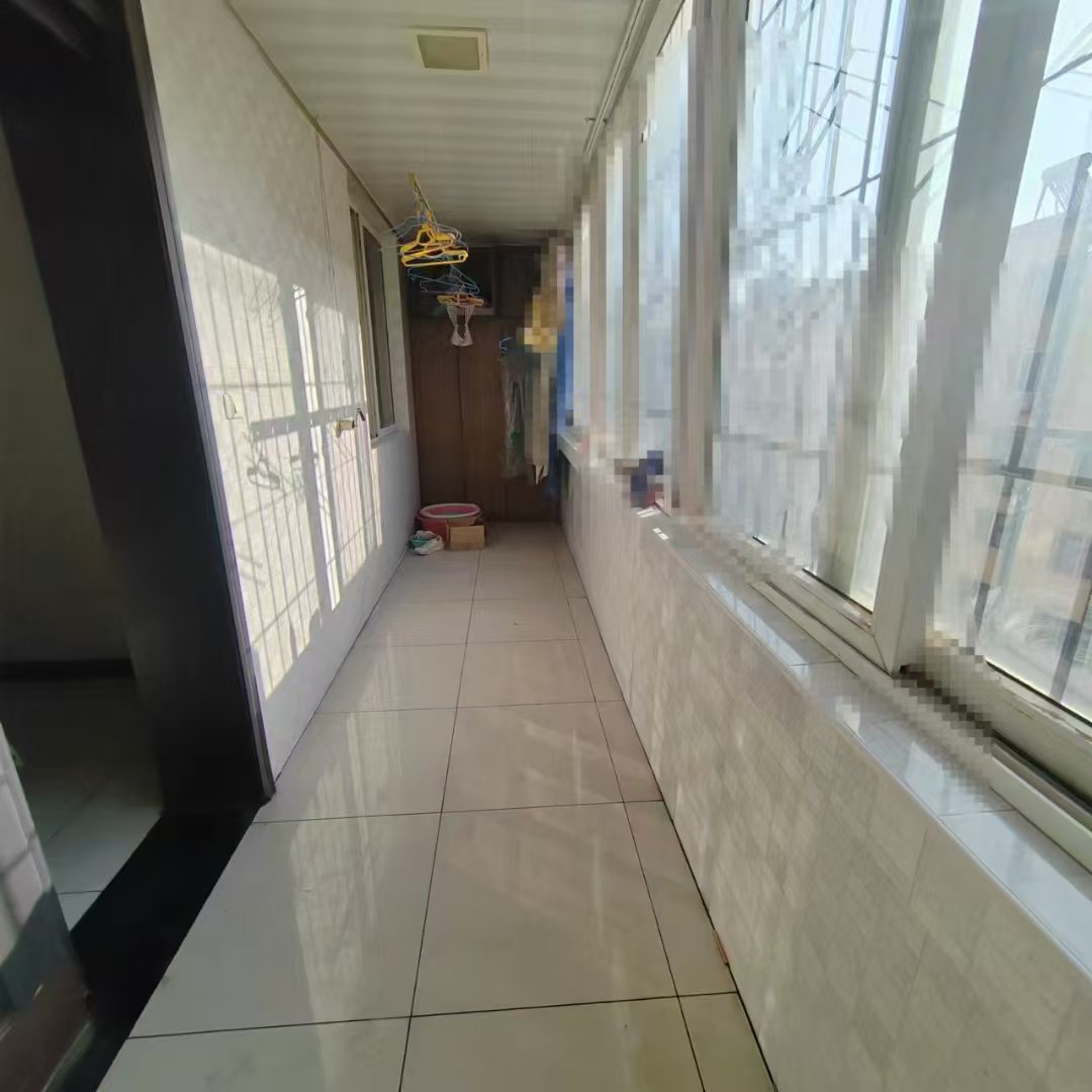和谐小区,地理位置优越,购物方便,带地下室2