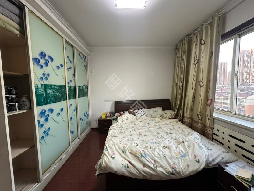 金丰小区,小区环境优美,出行方便,交通便利,离学校近房子干净利落,户型10