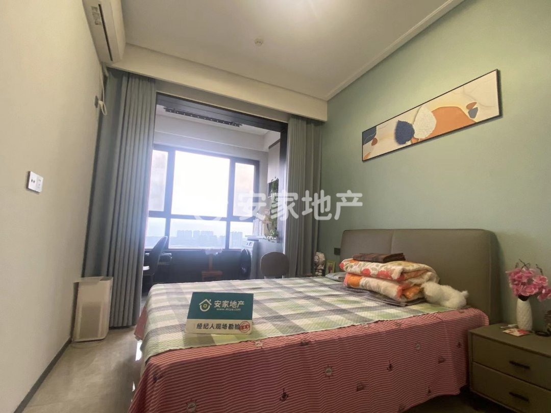 鼎鑫华府,鼎鑫华府,可按揭,可以走一手房手续,带车位,带地下室。7