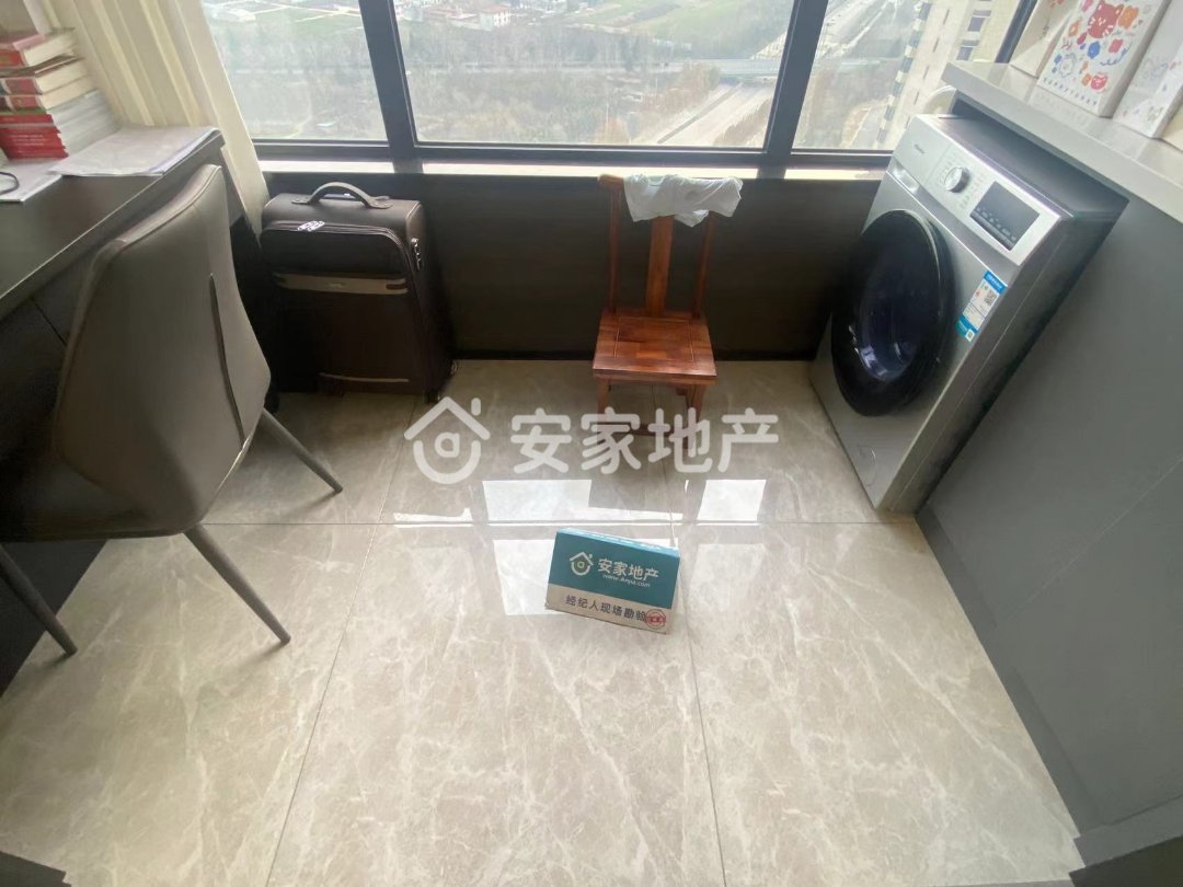 鼎鑫华府,鼎鑫华府,可按揭,可以走一手房手续,带车位,带地下室。2