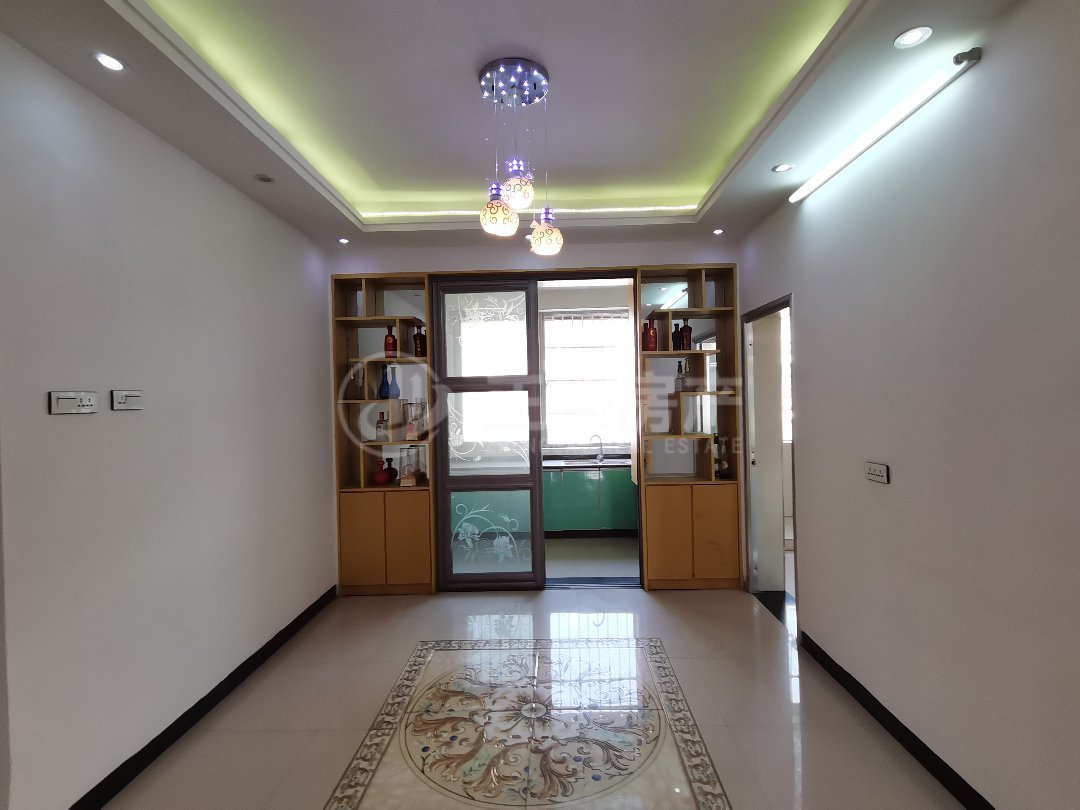 新华路吉祥小区,北城新华园附近,房龄新,南北通透户型,停车方便2