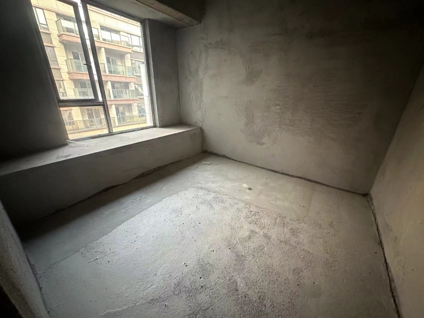 东立壹品,东立一品叠墅亏本卖。密码带充电宝开门9