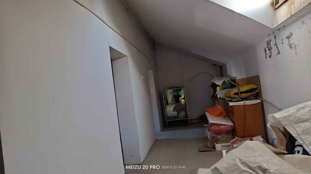 22区,22区6楼带阁楼 带地下室7