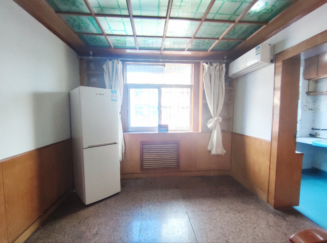 上海路凤凰山庄,三堰上海路 凤凰山庄 热暖齐全 可租可售!600-800/月1