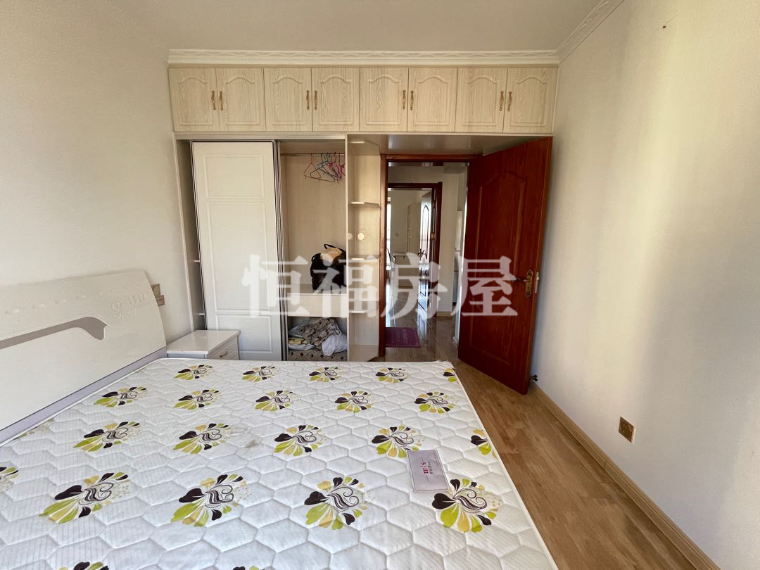 春天家园,春天家园两室两厅一卫,精装修,带家具,可按揭2
