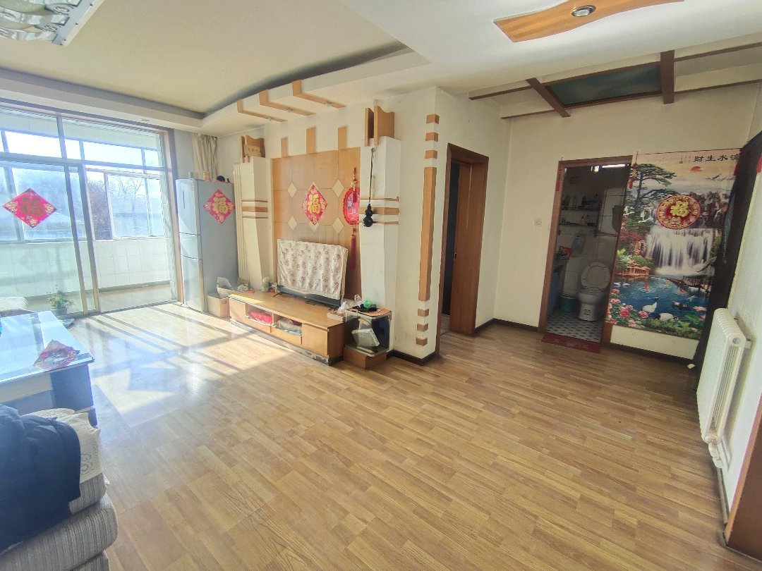 矿建小区,南川东路八中旁 好房特价急售 三房两厅 中间楼层 年限新可贷5