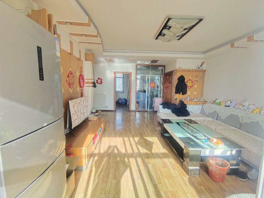矿建小区,南川东路八中旁 好房特价急售 三房两厅 中间楼层 年限新可贷2