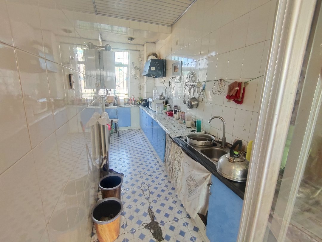 矿建小区,南川东路八中旁 好房特价急售 三房两厅 中间楼层 年限新可贷11