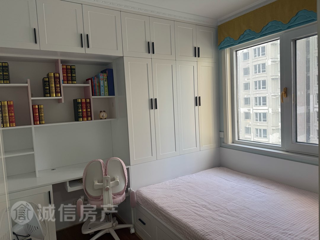 广源缤纷城,小学中学未占用满二市中心商品房精装未住2