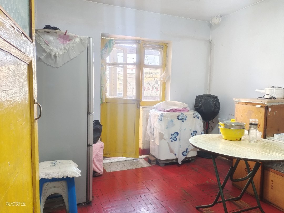金汤小学,金汤附近,公产一次,南北无遮挡。普通装修。4