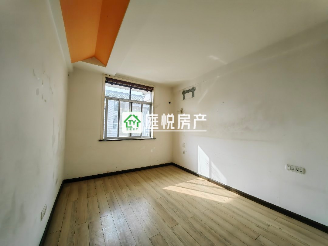 英山南湖花园,南北通透的大户型好房,带单独的大露台,带单独的大车库6