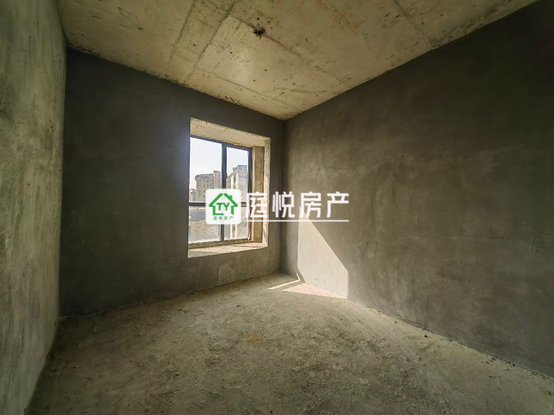 山水名居,思源学校附近的电梯房,中间楼层,视野好,高性价比!5