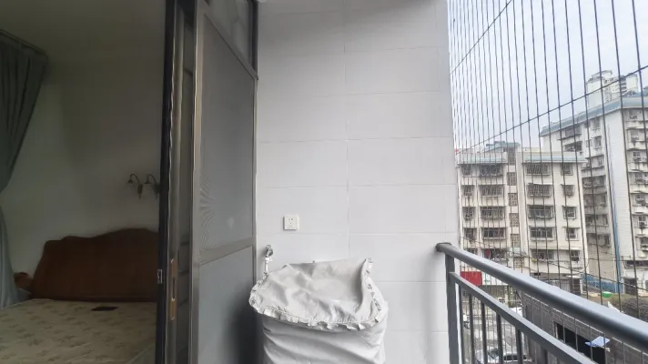 鑫源步行街一房公寓精装修出租