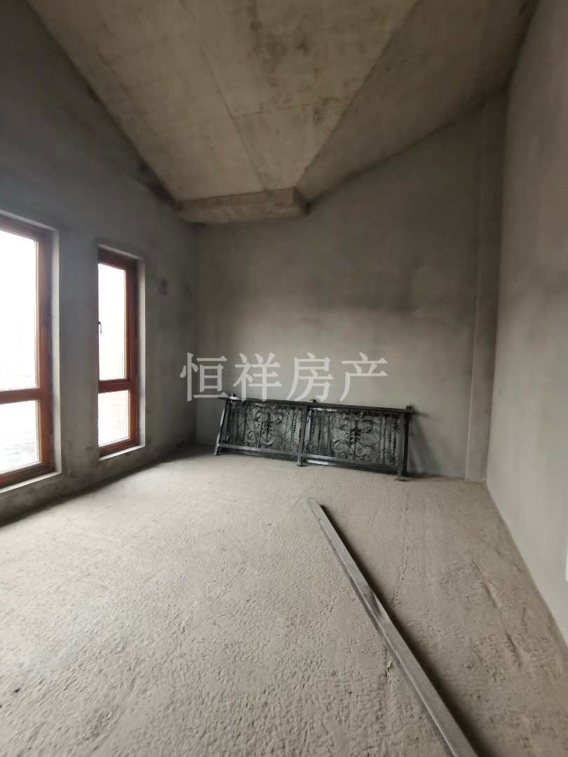 紫玉华庭,紫玉华庭总面积415㎡6室3厅5卫2阳台毛坯,好房不等人2