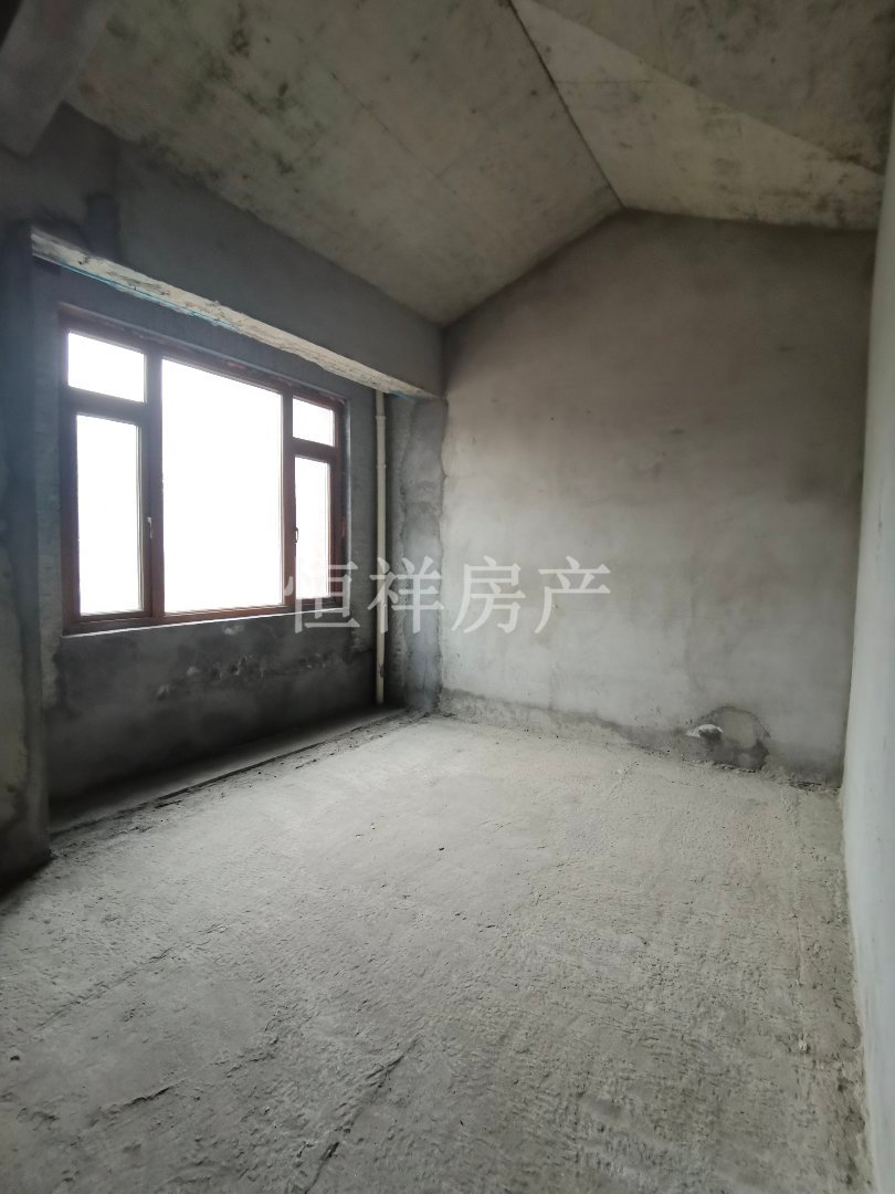 紫玉华庭,紫玉华庭总面积415㎡6室3厅5卫2阳台毛坯,好房不等人5