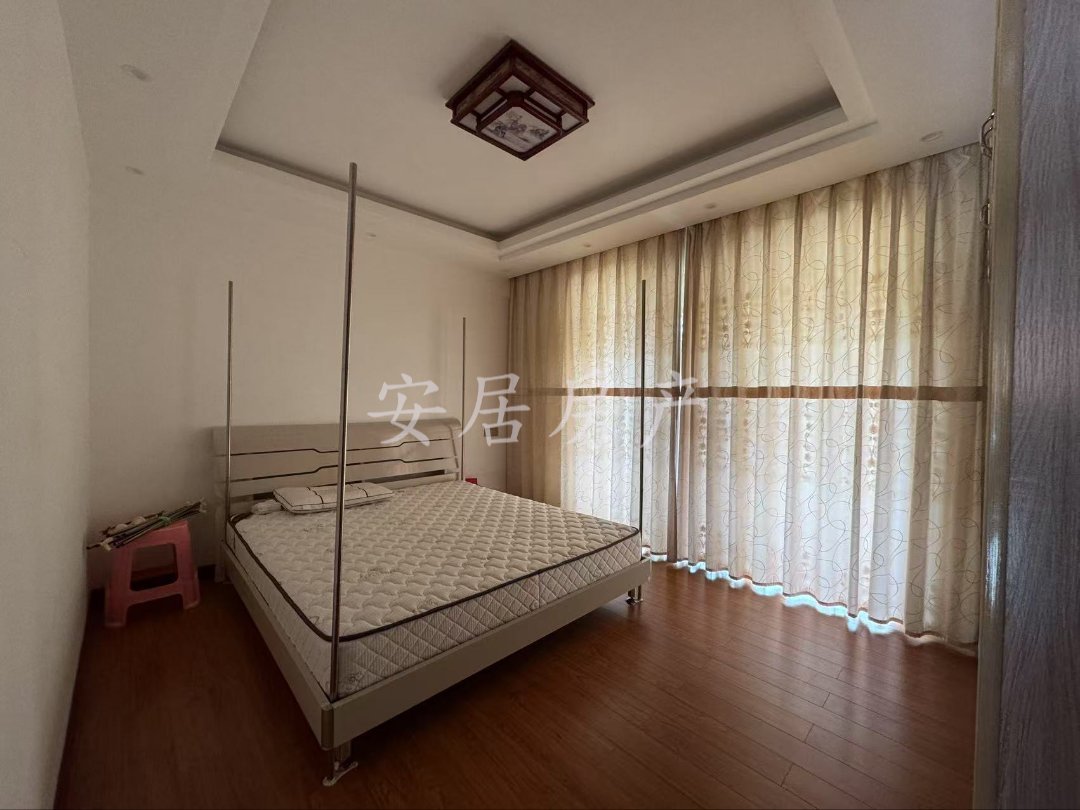 警馨苑,警馨苑 5室2厅4卫2阳台精装 使用面积大楼层好5