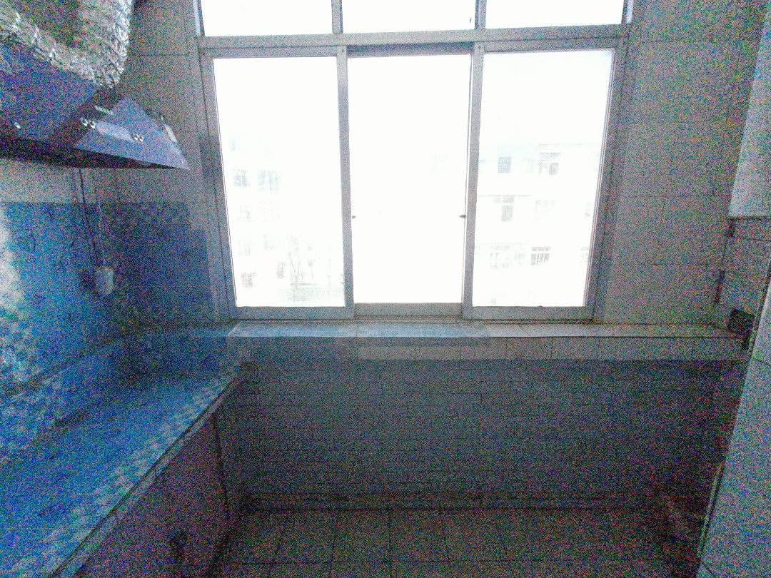 21区,21区公司房4楼,带小房,看房方便7