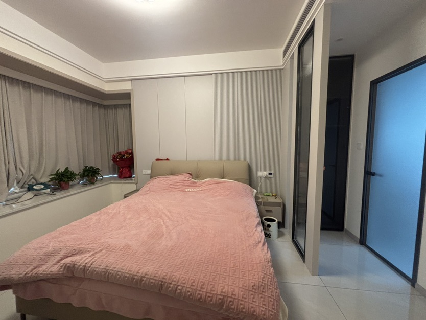 河东滨江河畔,河东滨江河畔129㎡4室2厅2卫1阳台精装,业主急售7