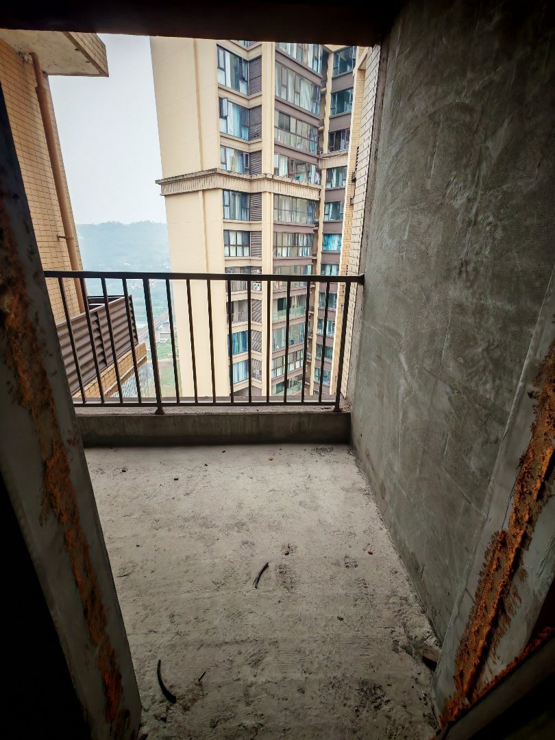 滨江锦绣花园,滨江锦绣花园交通便利 清水3室2厅1卫 尽享城市繁华7