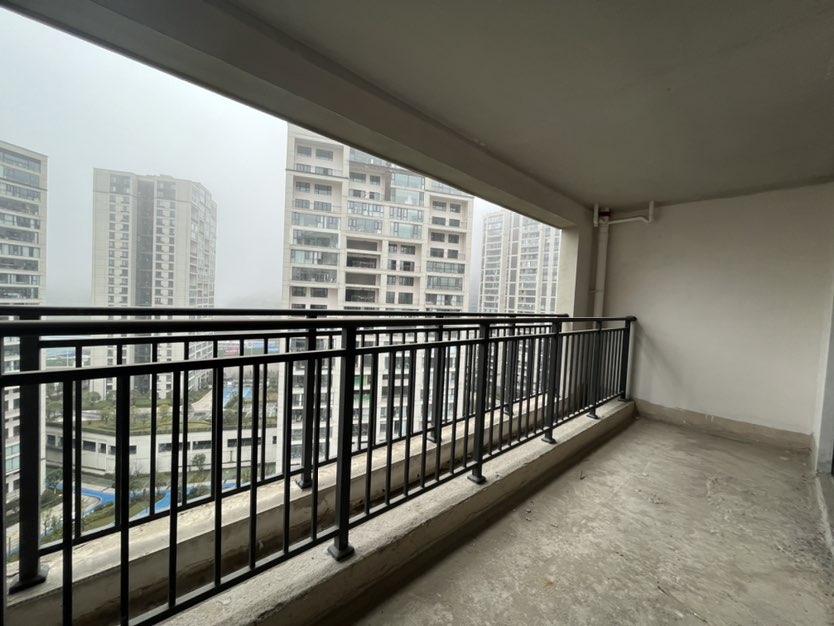 新城凤凰台,新城凤凰台,毛坯好楼层,带车位,4