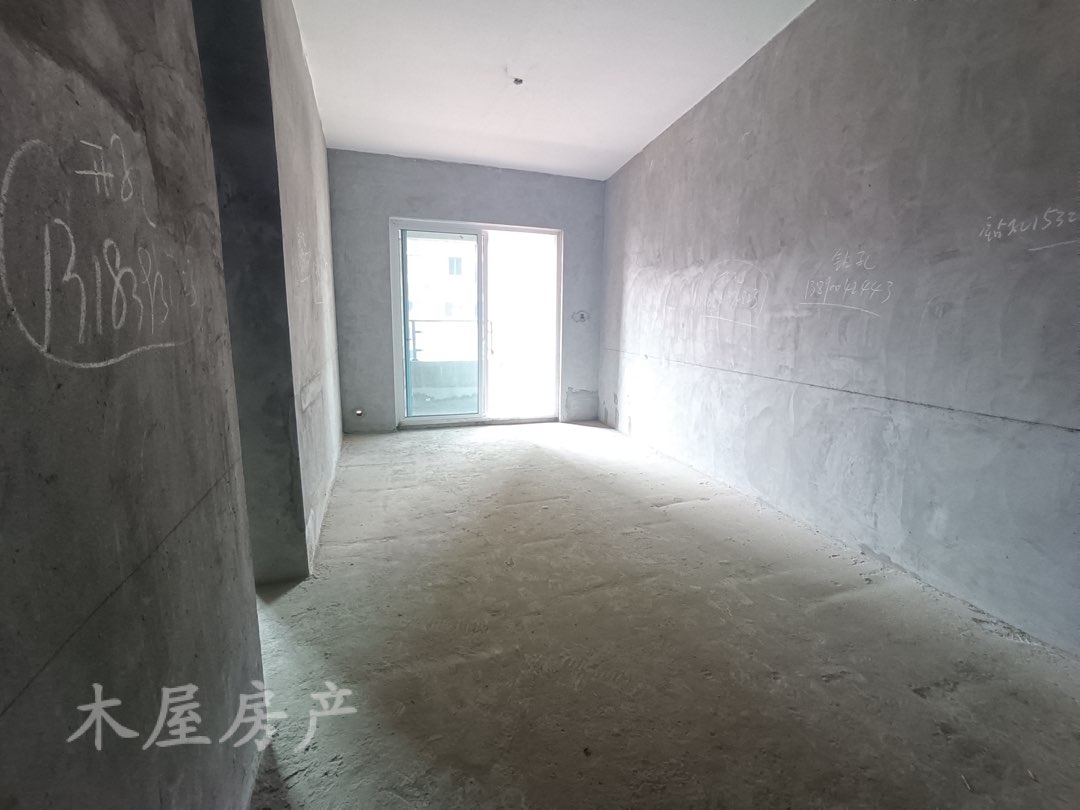 鸿森南城一号,鸿森南城一号68㎡2室2厅1卫0阳台毛坯东西,好房出售7
