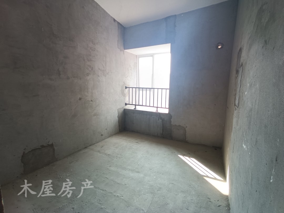 鸿森南城一号,鸿森南城一号68㎡2室2厅1卫0阳台毛坯东西,好房出售3